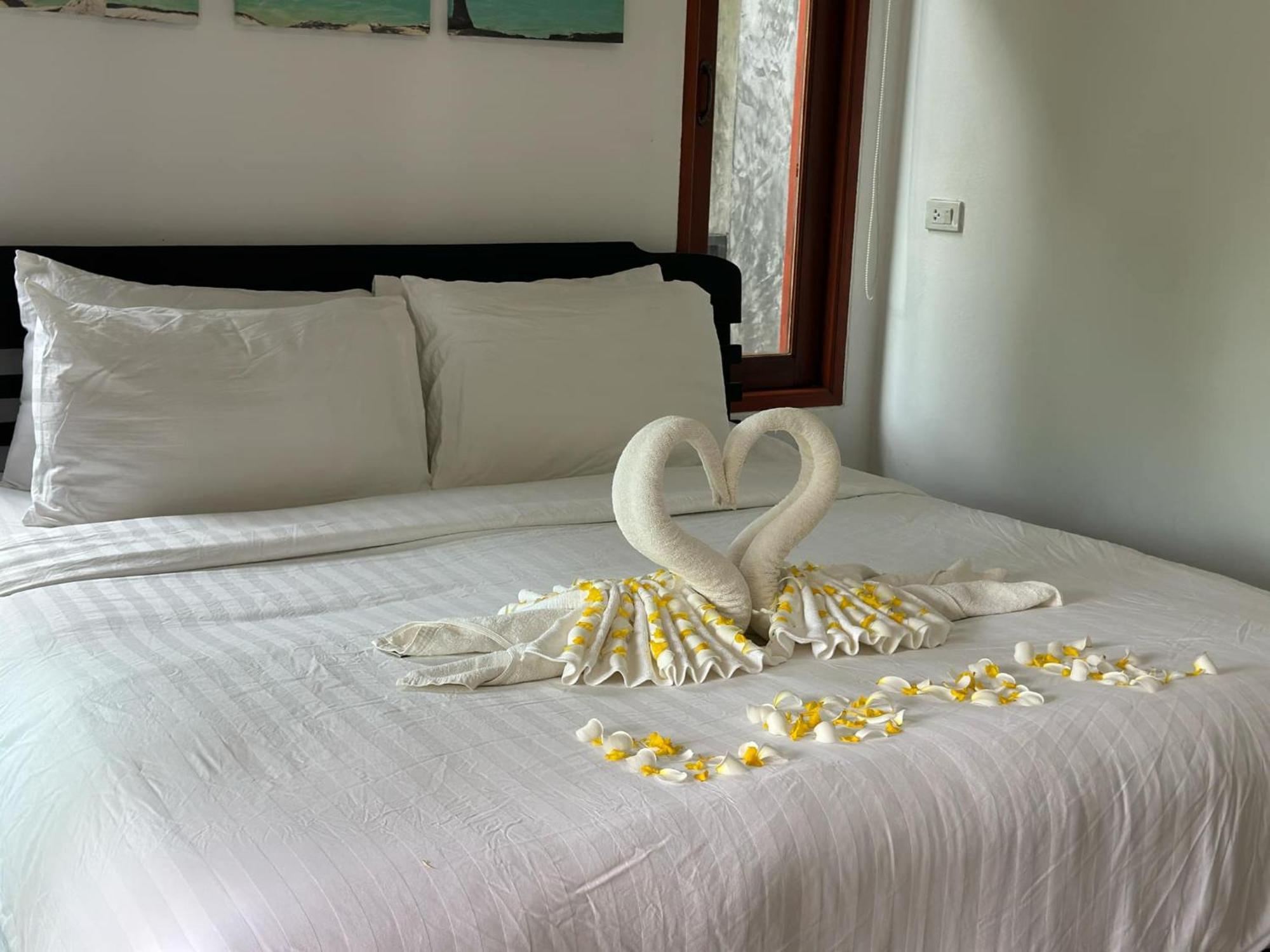 Ibiza Bungalows Haad Yao Ngoại thất bức ảnh